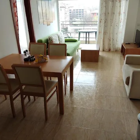 Апартамент Grahams Spacious 2 Bed For Rent At Sunny Слънчев бряг