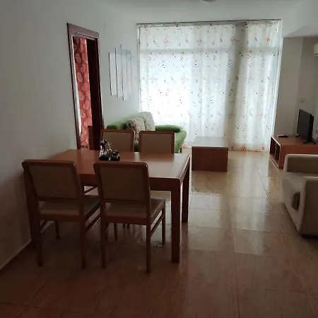 Апартамент Grahams Spacious 2 Bed For Rent At Sunny