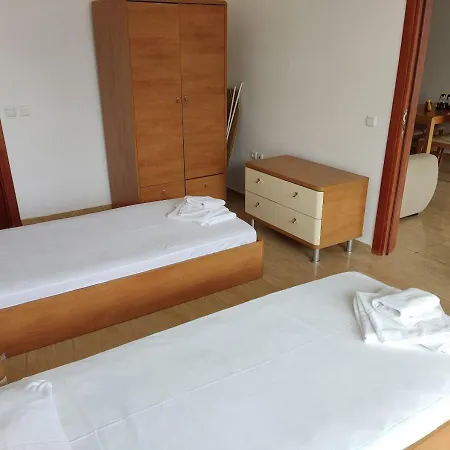 Апартамент Grahams Spacious 2 Bed For Rent At Sunny