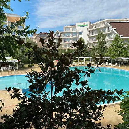 Апартамент Grahams Spacious 2 Bed For Rent At Sunny Слънчев бряг