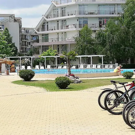 Апартамент Grahams Spacious 2 Bed For Rent At Sunny Слънчев бряг