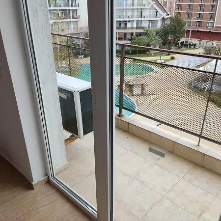 Grahams Spacious 2 Bed For Rent At Sunny Apartment *